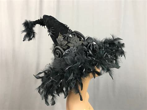 Fwather witch hat
